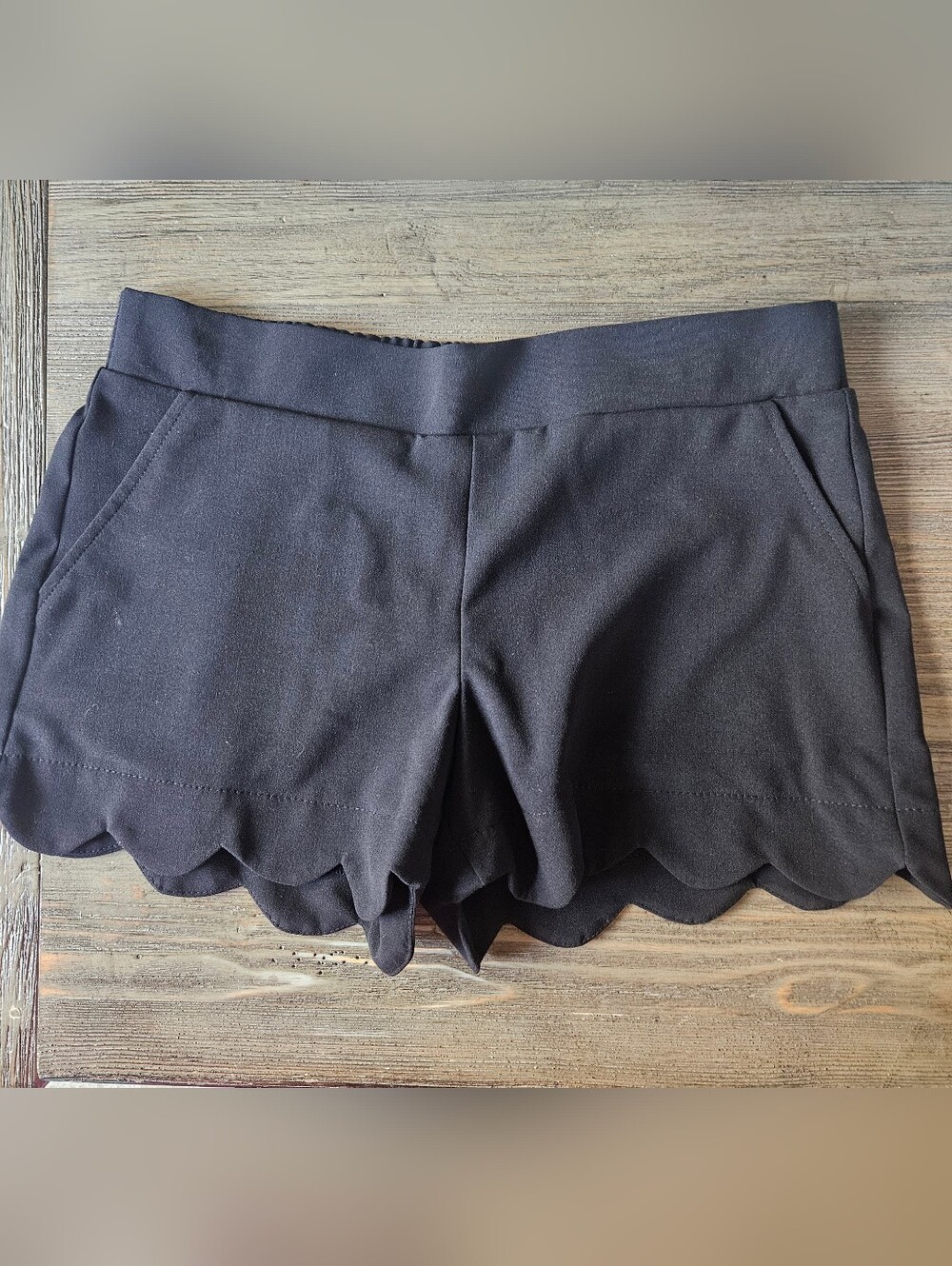 Dressy Scalloped Shorts Womens Scallop Hem Black Short Pants Sz Small